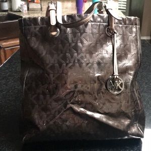 Micheal Kors purse